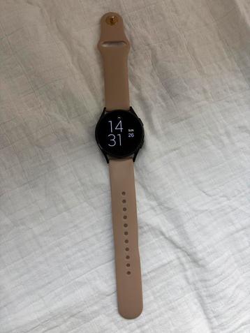 Samsung Galaxy Watch 4 (40mm) – met doos en 3 bandjes beschikbaar voor biedingen