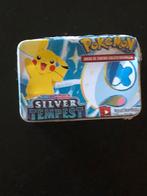 Pokemon Tin, Hobby en Vrije tijd, Verzamelkaartspellen | Pokémon, Nieuw, Ophalen of Verzenden, Boosterbox