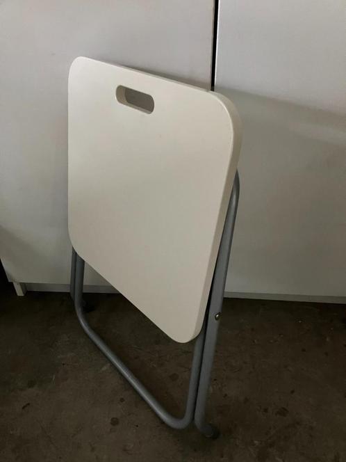 Bijzettafeltjes / camping opklaptafeltje, Hobby en Vrije tijd, Overige Hobby en Vrije tijd, Zo goed als nieuw, Ophalen