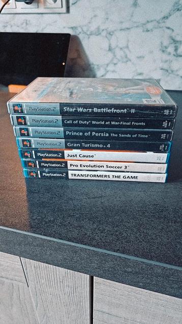 Stapeltje PS2 klassiekers  beschikbaar voor biedingen