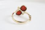 Vintage Gouden Bloedkoraal Ring Met Sluiting, 18 tot 19, Gebruikt, Ophalen of Verzenden, Met edelsteen