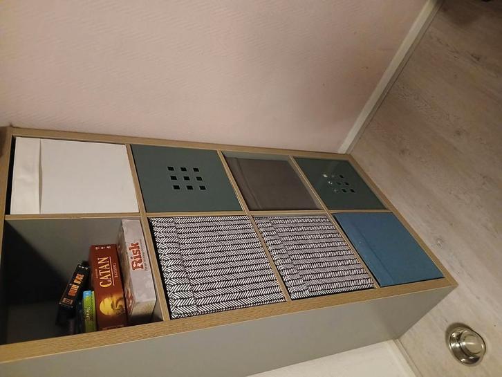 Ikea kallax 8 vakken 2 kleurs, Huis en Inrichting, Kasten | Overige, Zo goed als nieuw, Ophalen