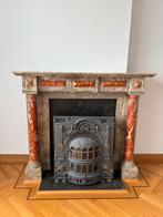 Antieke marmeren schouw met rood marmeren details, Ophalen