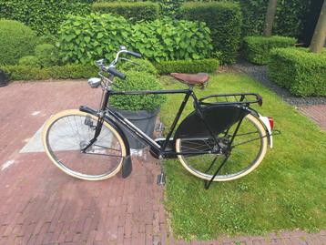 Oude Gazelle fiets met stangen remmen beschikbaar voor biedingen