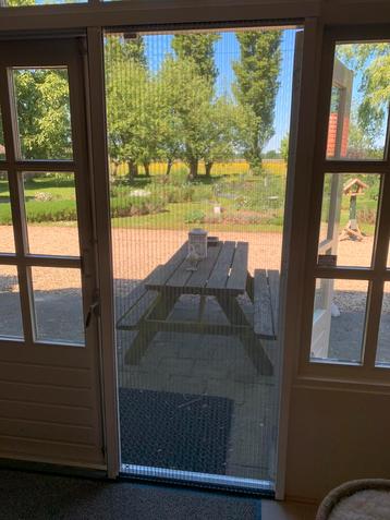 Twee rolhorren voor een deur en schuifdeur/pui beschikbaar voor biedingen