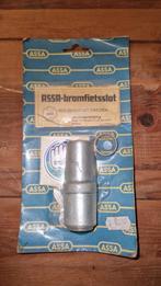 Oud bromfietsslot bougieslot, nieuw in verpakking Assa, Ophalen of Verzenden, Nieuw, Overige typen, Overige merken