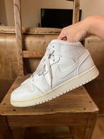 Nike Air Jordan 1 mid maat 40, Kleding | Dames, Schoenen, Wit, Ophalen of Verzenden, Sneakers of Gympen, Zo goed als nieuw