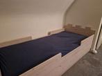 Kinderbed met nachtkastje en lattenbodem, Ophalen, Gebruikt, 90 cm, Eenpersoons