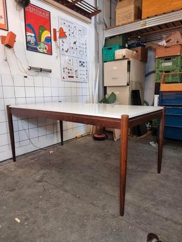 Vintage eettafel jaren 60 70 6 persoons beschikbaar voor biedingen