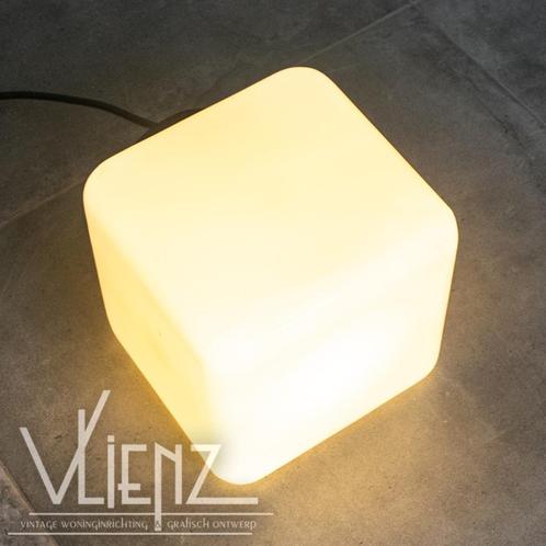 Vintage RZB Kubus lamp, glazen lamp wandlamp, plafondlamp, Huis en Inrichting, Lampen | Plafondlampen, Gebruikt, Glas, Metaal