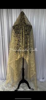 Sluier van kant goud, Overige typen, Wit, Maat 46/48 (XL) of groter, Ophalen of Verzenden