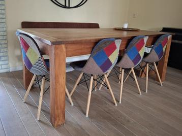 6 Gezellige patchwork eetkamerstoelen beschikbaar voor biedingen