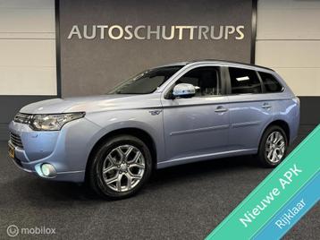 Mitsubishi Outlander 2.0 PHEV Instyle DAKJE / LEER / TREKHAA beschikbaar voor biedingen