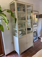 Metalen, echte vintage apothekerskast, Huis en Inrichting, Kasten | Vitrinekasten, Ophalen, Gebruikt, 50 tot 100 cm, Glas