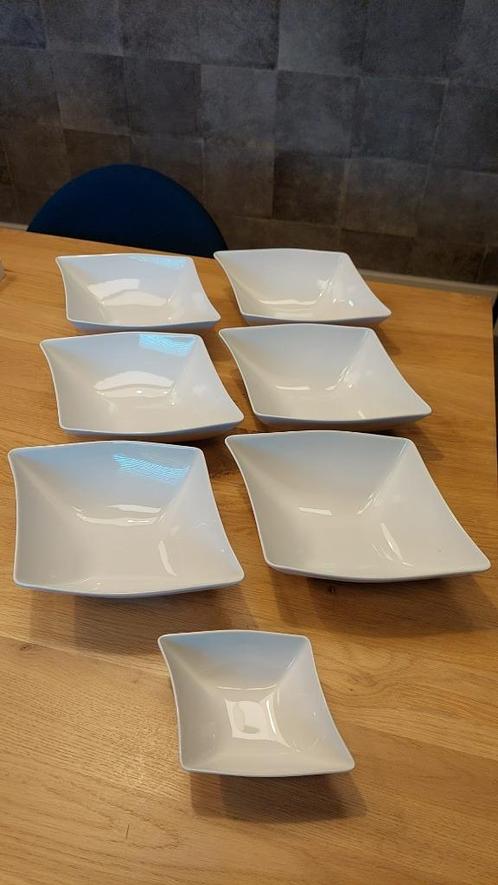 7 schalen / kommen vierkant zo goed als nieuw, Huis en Inrichting, Keuken | Servies, Zo goed als nieuw, Kom(men), Ophalen of Verzenden