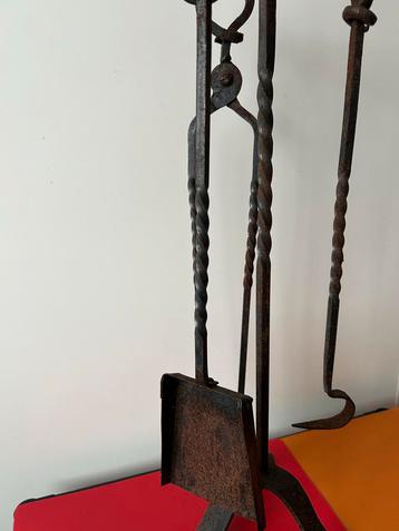 Oude Authentieke Haardstel - Smeedijzer beschikbaar voor biedingen