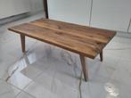 Design salontafel walnotenhout met eiken onderstel, Ophalen, 50 tot 100 cm, Zo goed als nieuw, Vijf personen of meer
