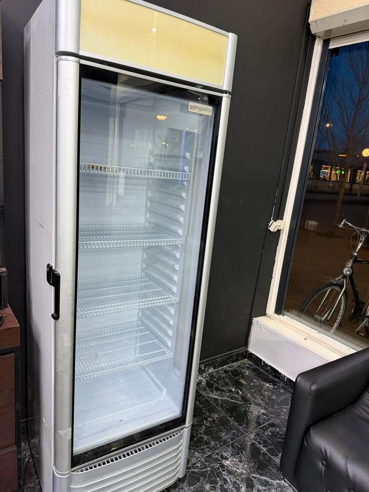 Grote Koelkast met Glazen Deur - Ideaal voor Winkel of Horec, Witgoed en Apparatuur, Koelkasten en IJskasten, Gebruikt, Met vriesvak