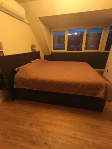 Ikea bedframe met achterwand en lades - afbeelding 3