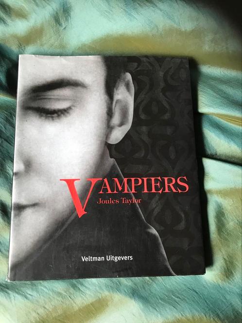 Vampiers, Boeken, Fantasy, Zo goed als nieuw, Ophalen of Verzenden