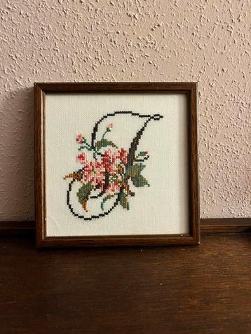 Framed Vintage Embroidered J In Japanese Style beschikbaar voor biedingen
