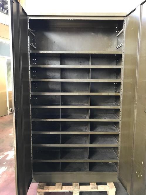 Metalen werkplaatskast legergroen vintage Locker, Huis en Inrichting, Kasten | Roldeurkasten en Archiefkasten, Gebruikt, 150 tot 200 cm