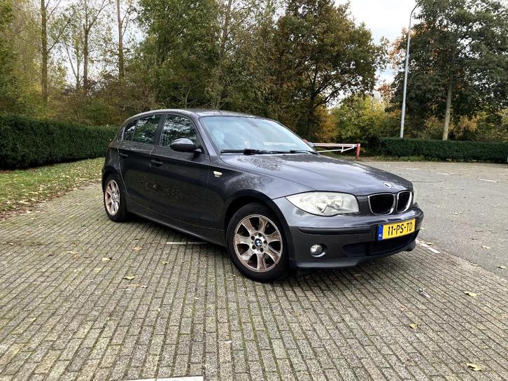 BMW 1-Serie 1.6 I 116 2004 Grijs, Auto's, BMW, Particulier, 1-Serie, Airbags, Airconditioning, Bluetooth, Climate control, Radio