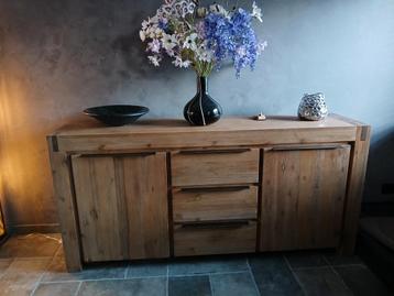 Acaciahouten Dressoir - Zo Goed Als Nieuw! beschikbaar voor biedingen