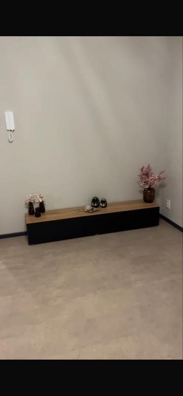 Tv-meubel 140 cm - Eikenhout & Kunststof beschikbaar voor biedingen