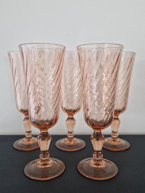 Vintage rosaline Luminarc champagneglazen - 5 stuks, Antiek en Kunst, Antiek | Glas en Kristal, Ophalen of Verzenden
