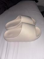 Yeezy Slide Look-a-likes - Maat 36/37, Kleding | Dames, Schoenen, Ophalen of Verzenden, Zo goed als nieuw, Beige, Slippers