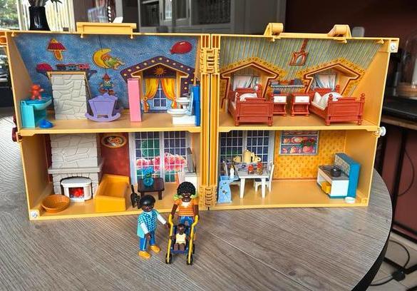 Playmobil meeneemhuis huis getint gezin poes speelklaar, Kinderen en Baby's, Speelgoed | Playmobil, Gebruikt, Complete set, Ophalen of Verzenden