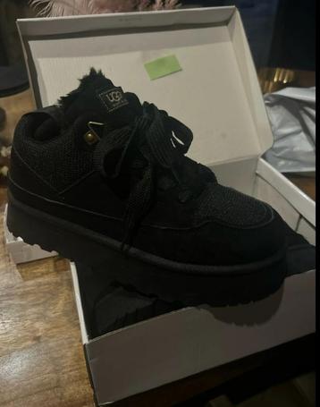 Zwarte sneackers met label Maat 40 beschikbaar voor biedingen