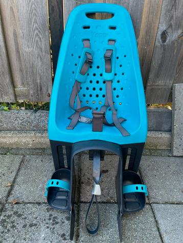 Yepp: licht blauw, fietsstoeltje, achterop beschikbaar voor biedingen