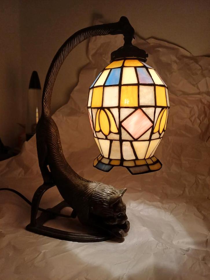 Tiffanylamp Kat, Huis en Inrichting, Lampen | Tafellampen, Minder dan 50 cm, Glas, Ophalen