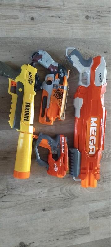 Nerf pistolen 4 stuks beschikbaar voor biedingen