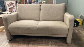 Stevige zandkleurige/beige bank, moet zsm weg!