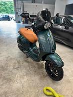 Te Koop : Vespa Sprint 2018 Custom kleur + Zadel, Fietsen en Brommers, Scooters | Vespa, Ophalen, Overige modellen, Zo goed als nieuw