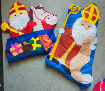 2 kussentjes sinterklaas  beschikbaar voor biedingen