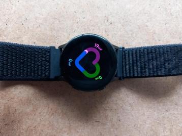 Samsung galaxy active smartwatch 40mm beschikbaar voor biedingen