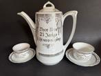 Koffiepot 25 jarige echtvereeniging met kop en schotels, Antiek en Kunst, Antiek | Servies los, Ophalen of Verzenden