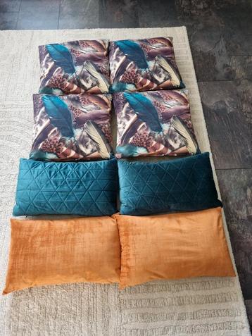 8 kussens. Zie foto's. 30 euro. beschikbaar voor biedingen