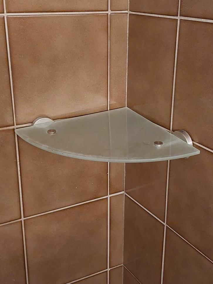 Douche acces: hoekplateau, handdoekrek, wandbeugel, wc-rol, Huis en Inrichting, Badkamer | Badkamermeubels, Zo goed als nieuw