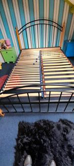 Te koop Vintage bed (twijfelaar) Zie bijbehorende foto's, Huis en Inrichting, Slaapkamer | Bedden, Ophalen, Zwart, 140 cm, Twijfelaar