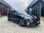 Volvo V40 1.5 R-Design Nordic Plus Clima Camera Cruise NL Au, Auto's, 4 cilinders, 700 kg, Leder en Stof, Origineel Nederlands