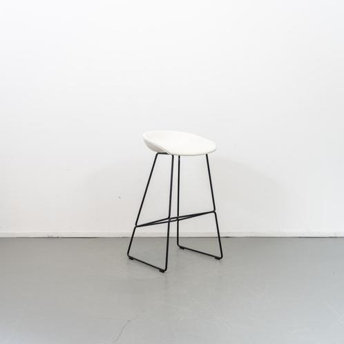 6 Hay about a stool AAS38 Wit leer 75 cm, Huis en Inrichting, Barkrukken, Zo goed als nieuw, Leer, Metaal