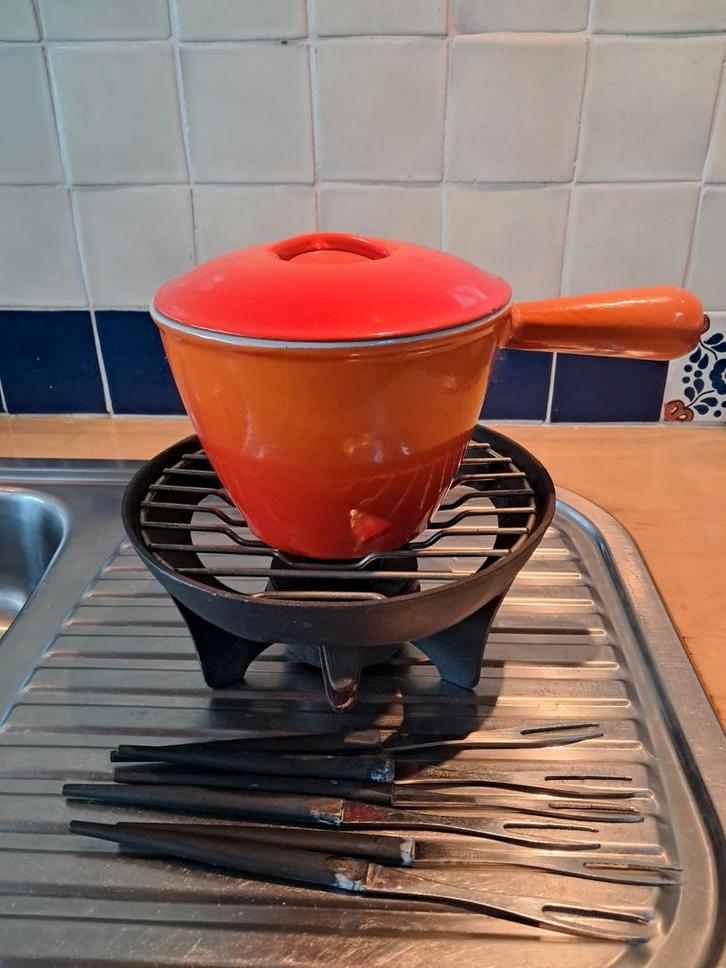 LE CREUSET complete fondueset gietijzer, Huis en Inrichting, Keuken | Potten en Pannen, Ophalen of Verzenden