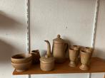 Koffieservies van Frans aardewerk (Rhodaceram), Huis en Inrichting, Keuken | Servies, Ophalen, Overige typen, Zo goed als nieuw
