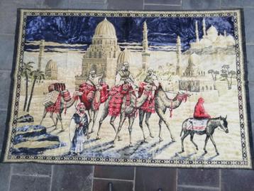Handgemaakt (wand)tapijt met afbeelding van een karavaan beschikbaar voor biedingen