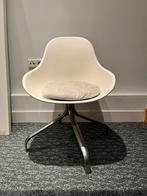 Witte IKEA draaistoel met metalen onderstel, Huis en Inrichting, Stoelen, Ophalen, Kunststof, Wit, Zo goed als nieuw